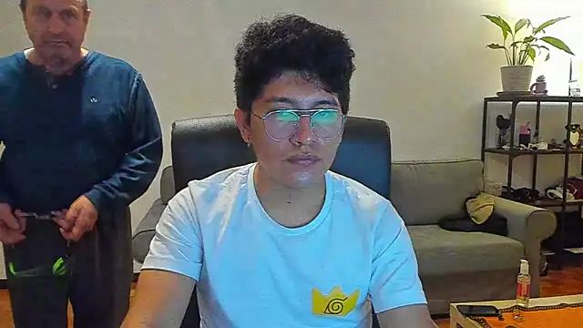 Snapshot of boytwink_20 chatting on 11-06-25, 10:21 boytwink 20 online show from 11-06-25, 10:21