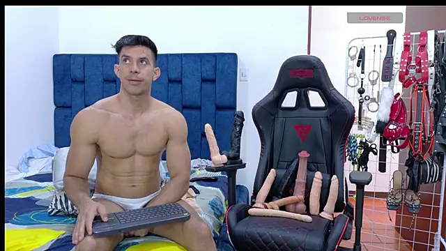 JoseRumbero26 online show from 04-18-26, 08:09