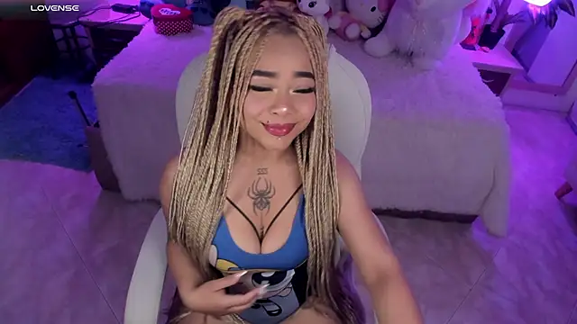 Snapshot of conny__curly chatting on 01-31-25, 01:23 conny curly online show from 01-31-25, 01:23