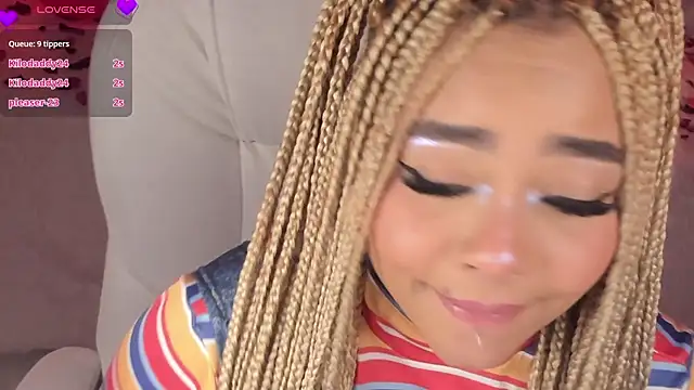 Snapshot of conny__curly chatting on 02-06-25, 04:47 conny curly online show from 02-06-25, 04:47