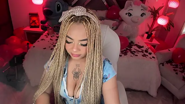 Snapshot of conny__curly chatting on 02-07-25, 01:32 conny curly online show from 02-07-25, 01:32