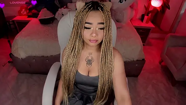 Snapshot of conny__curly chatting on 03-14-25, 12:51 conny curly online show from 03-14-25, 12:51