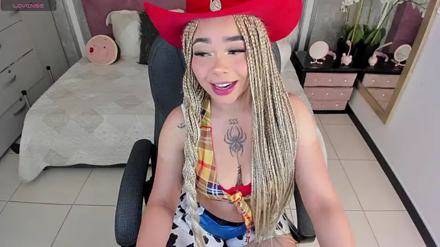 Snapshot of conny__curly chatting on 11-22-25, 01:54 conny curly online show from 11-22-25, 01:54