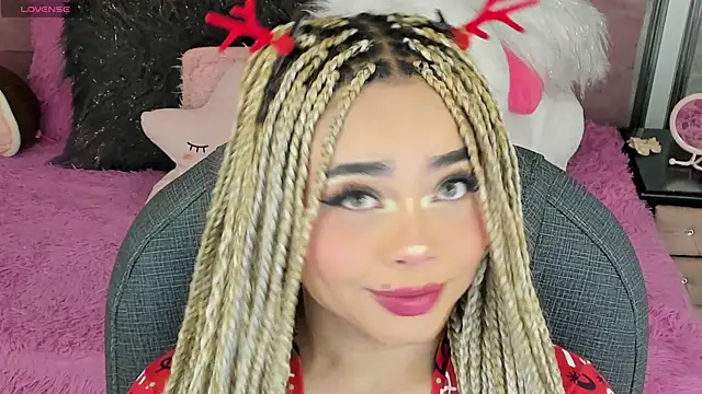 Snapshot of conny__curly chatting on 12-14-25, 01:27 conny curly online show from 12-14-25, 01:27