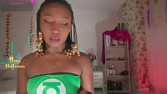 EmmaSanzz  online show from 10-28-25, 11:36