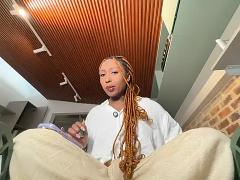 EmmaSanzz  online show from 03-25-26, 12:00