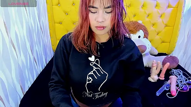 Snapshot of moniquehicks chatting on 03-13-25, 01:50 moniquehicks online show from 03-13-25, 01:50