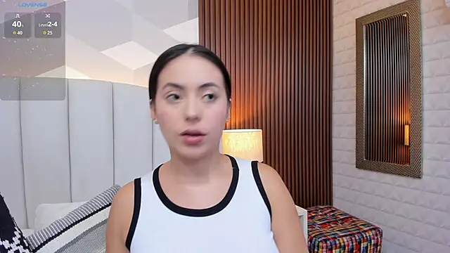 Julietasantos   online show from 09-24-25, 06:44