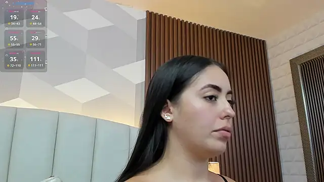 Julietasantos   online show from 09-25-25, 06:22