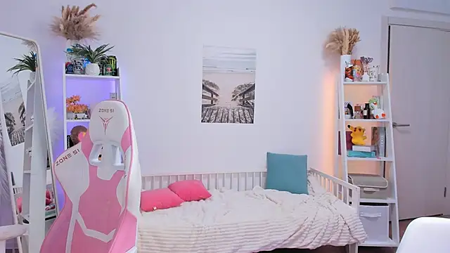 Lily Young online show from 02-08-25, 09:46