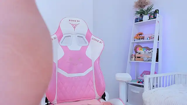 Lily Young online show from 03-22-25, 07:15