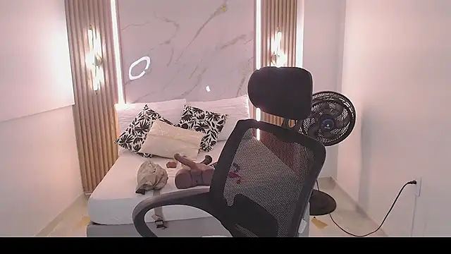 Mariana Rojas online show from 03-20-26, 05:34