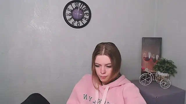 AliceFlirtt  online show from 03-04-25, 08:13