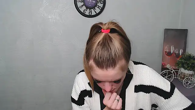 AliceFlirtt  online show from 03-06-25, 03:02