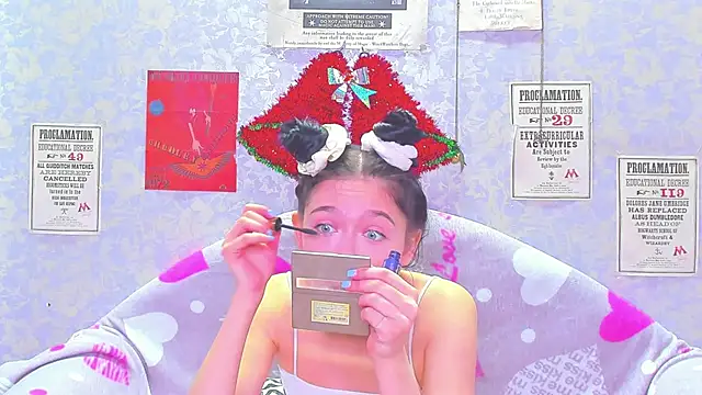 Vanessa Florence online show from 12-15-24, 01:13