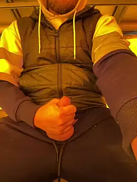 Snapshot of cussy007 chatting on 01-10-25, 01:52 cussy007 online show from 01-10-25, 01:52