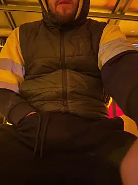 Snapshot of cussy007 chatting on 01-22-25, 01:32 cussy007 online show from 01-22-25, 01:32