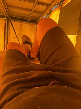 Snapshot of cussy007 chatting on 03-13-25, 01:18 cussy007 online show from 03-13-25, 01:18