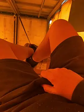 Snapshot of cussy007 chatting on 03-17-25, 01:18 cussy007 online show from 03-17-25, 01:18