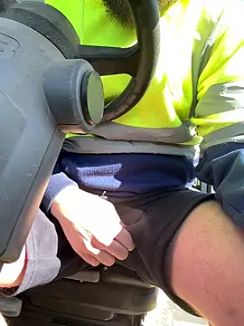 Snapshot of cussy007 chatting on 03-18-25, 01:31 cussy007 online show from 03-18-25, 01:31