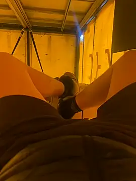 Snapshot of cussy007 chatting on 11-10-25, 01:21 cussy007 online show from 11-10-25, 01:21