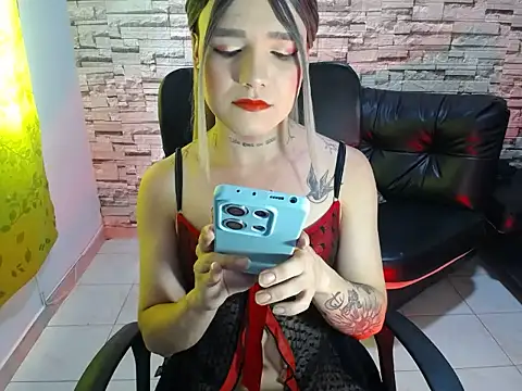 Heidy Sumers online show from 06-04-26, 04:46