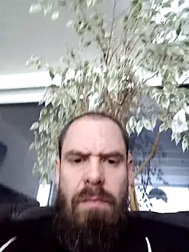 Snapshot of Lost-in-Berlin chatting on 12-14-25, 02:28 Lost-in-Berlin online show from 12-14-25, 02:28