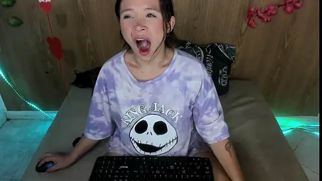 jenelotizz06 online show from 10-24-25, 12:08