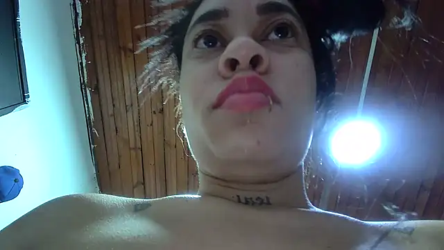 Snapshot of white_sexy_ chatting on 10-25-25, 11:40 white sexy online show from 10-25-25, 11:40