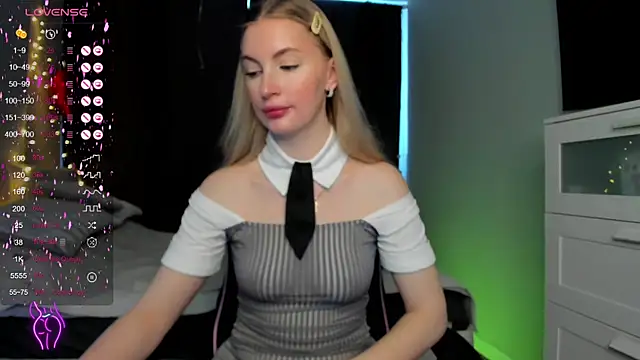 Snapshot of Kimmy_powell chatting on 02-24-25, 03:02 Kimmy powell online show from 02-24-25, 03:02