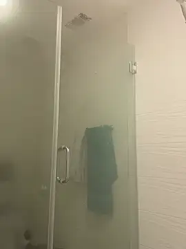 El Gizmo online show from 02-17-25, 04:26