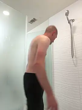 El Gizmo online show from 02-21-25, 05:20