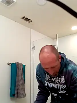 El Gizmo online show from 02-28-25, 09:58