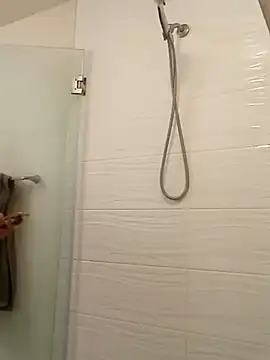 El Gizmo online show from 03-12-25, 04:02