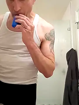 El Gizmo online show from 03-13-25, 04:56