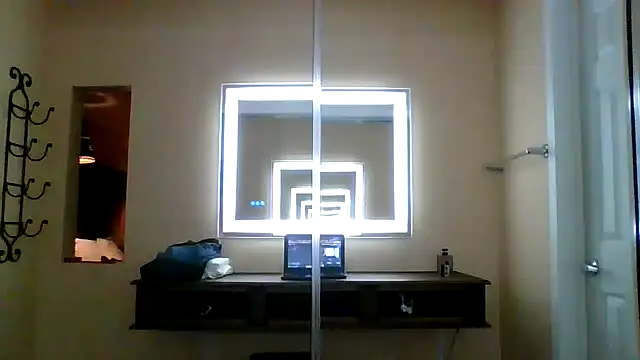 El Gizmo online show from 03-26-26, 07:03