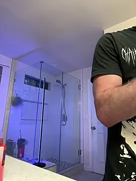 El Gizmo online show from 04-18-26, 02:37