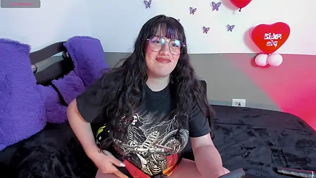 Snapshot of Missmonserrat chatting on 03-09-25, 04:05 Missmonserrat online show from 03-09-25, 04:05