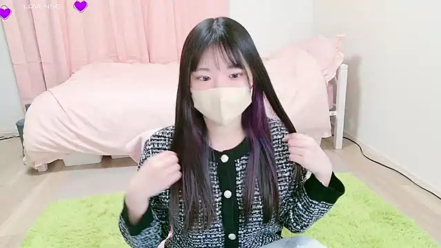 Snapshot of suzuuuuu chatting on 02-24-25, 12:26 suzuuuuu online show from 02-24-25, 12:26