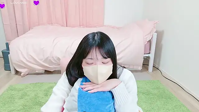 Snapshot of suzuuuuu chatting on 03-09-25, 12:42 suzuuuuu online show from 03-09-25, 12:42