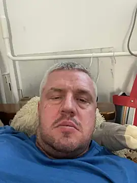 Snapshot of Evolite123 chatting on 03-06-25, 02:18 Evolite123 online show from 03-06-25, 02:18