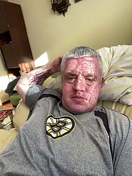 Snapshot of Evolite123 chatting on 03-18-25, 02:37 Evolite123 online show from 03-18-25, 02:37