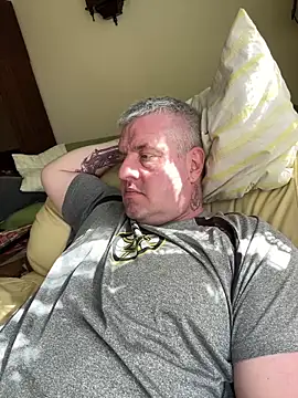 Snapshot of Evolite123 chatting on 03-19-25, 12:01 Evolite123 online show from 03-19-25, 12:01