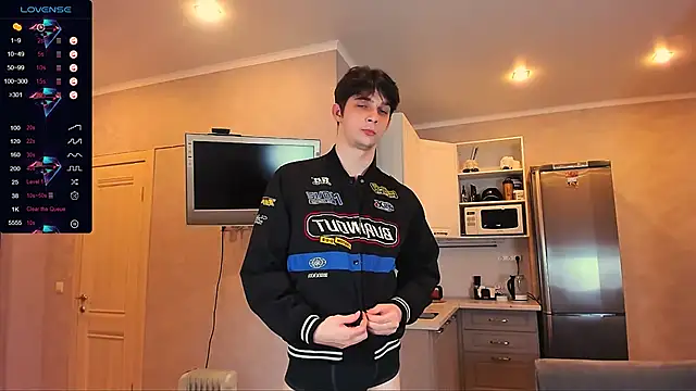 Aaron Boom online show from 01-25-25, 02:37