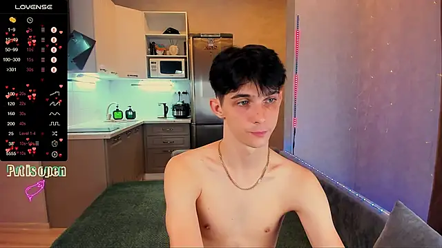 Aaron Boom online show from 09-30-25, 07:41