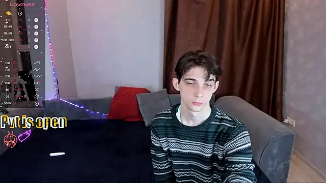 Snapshot of Aaron_Boom chatting on 05-15-26, 09:00 Aaron Boom online show from 05-15-26, 09:00