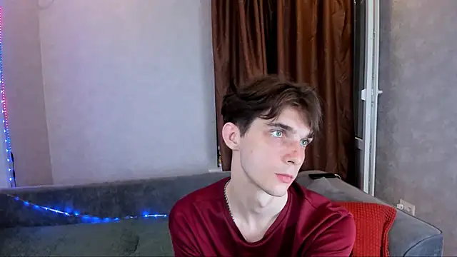 Snapshot of Aaron_Boom chatting on 05-17-26, 09:00 Aaron Boom online show from 05-17-26, 09:00