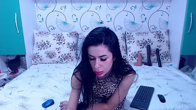 Snapshot of demiemorre chatting on 03-20-25, 04:51 demiemorre online show from 03-20-25, 04:51