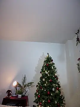 Snapshot of Rae_Lil_White chatting on 12-23-24, 11:06 Rae Lil White online show from 12-23-24, 11:06