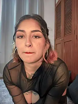 Snapshot of Rae_Lil_White chatting on 01-02-25, 10:22 Rae Lil White online show from 01-02-25, 10:22